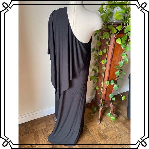 Rare find Free People Assymetrical Capelette One Shoulder Knit Flowy maxi - Picture 2 of 9